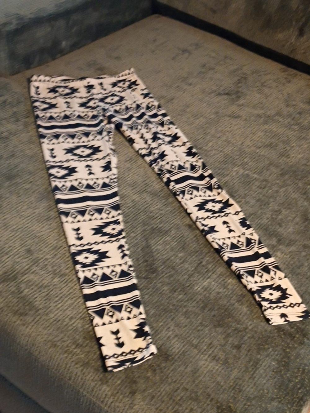 Kids Aztec Print Leggings - Black & White Brand New Never Worn